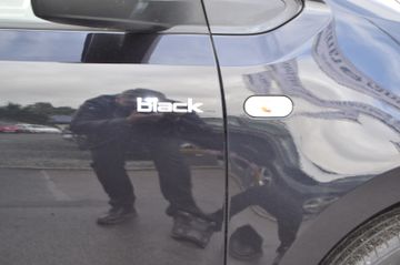 Fahrzeugabbildung Volkswagen up! black up!/Panoramadach/Klima/Navi