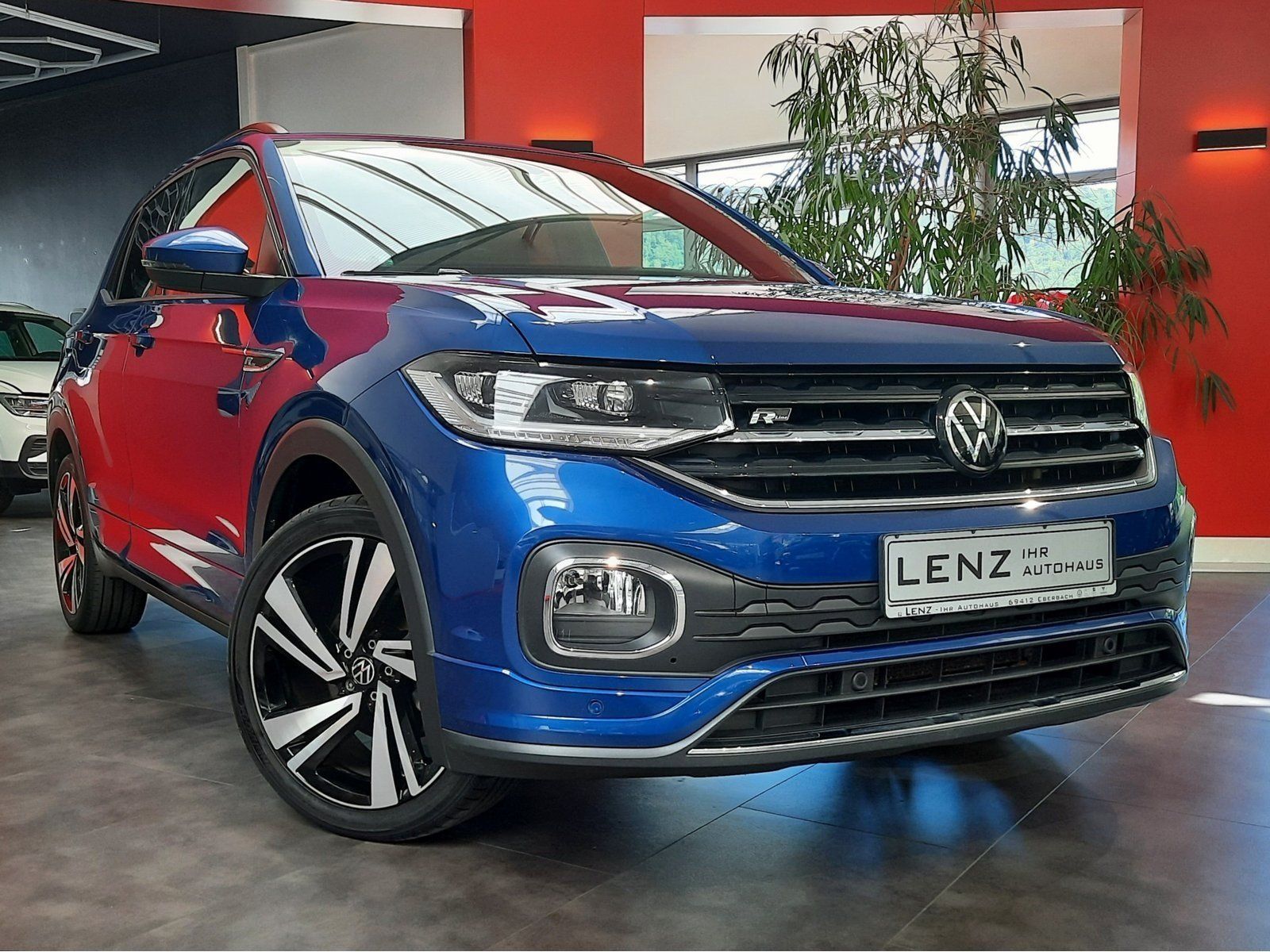 Fahrzeugabbildung Volkswagen Cross TSI DSG R-Line *Navi*Cam*LED*PDC*ACC*Sitzh