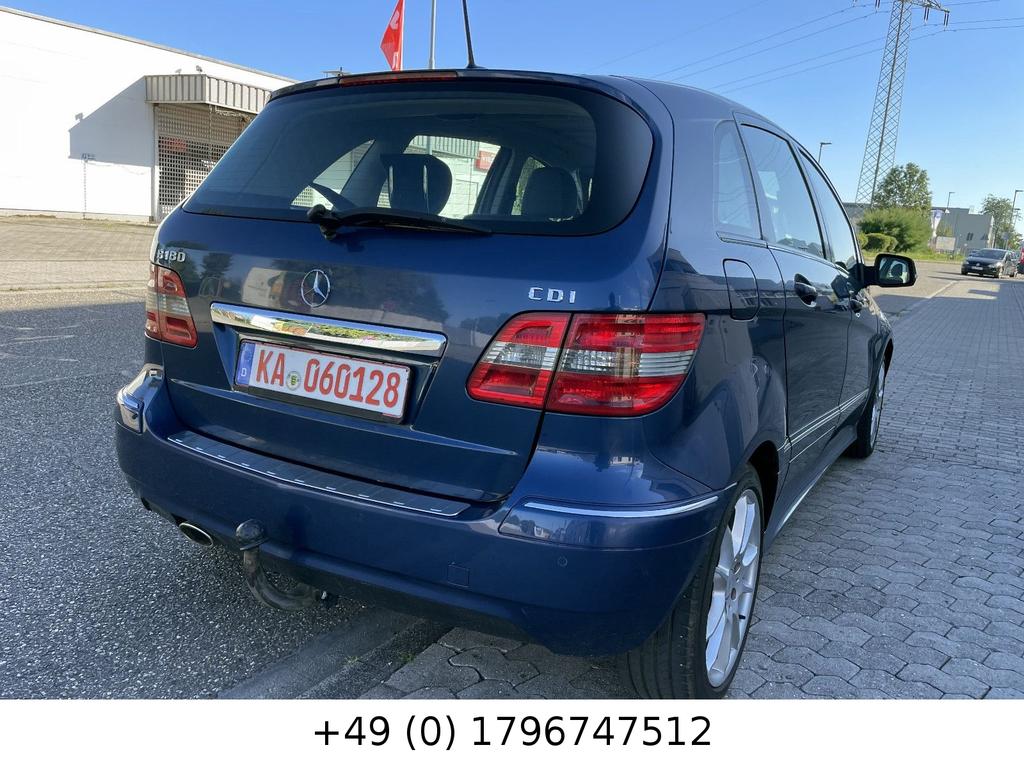 Mercedes-Benz B 180