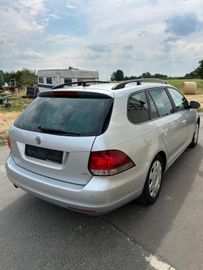 Volkswagen Golf - 2