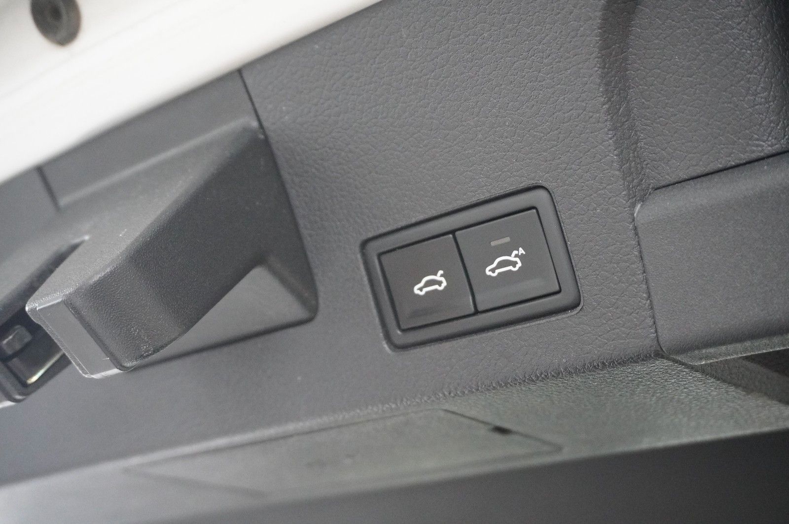 Fahrzeugabbildung Volkswagen Arteon 2.0 TSI R-LINE DSG NAVI/LED/KAMERA/VIRT.