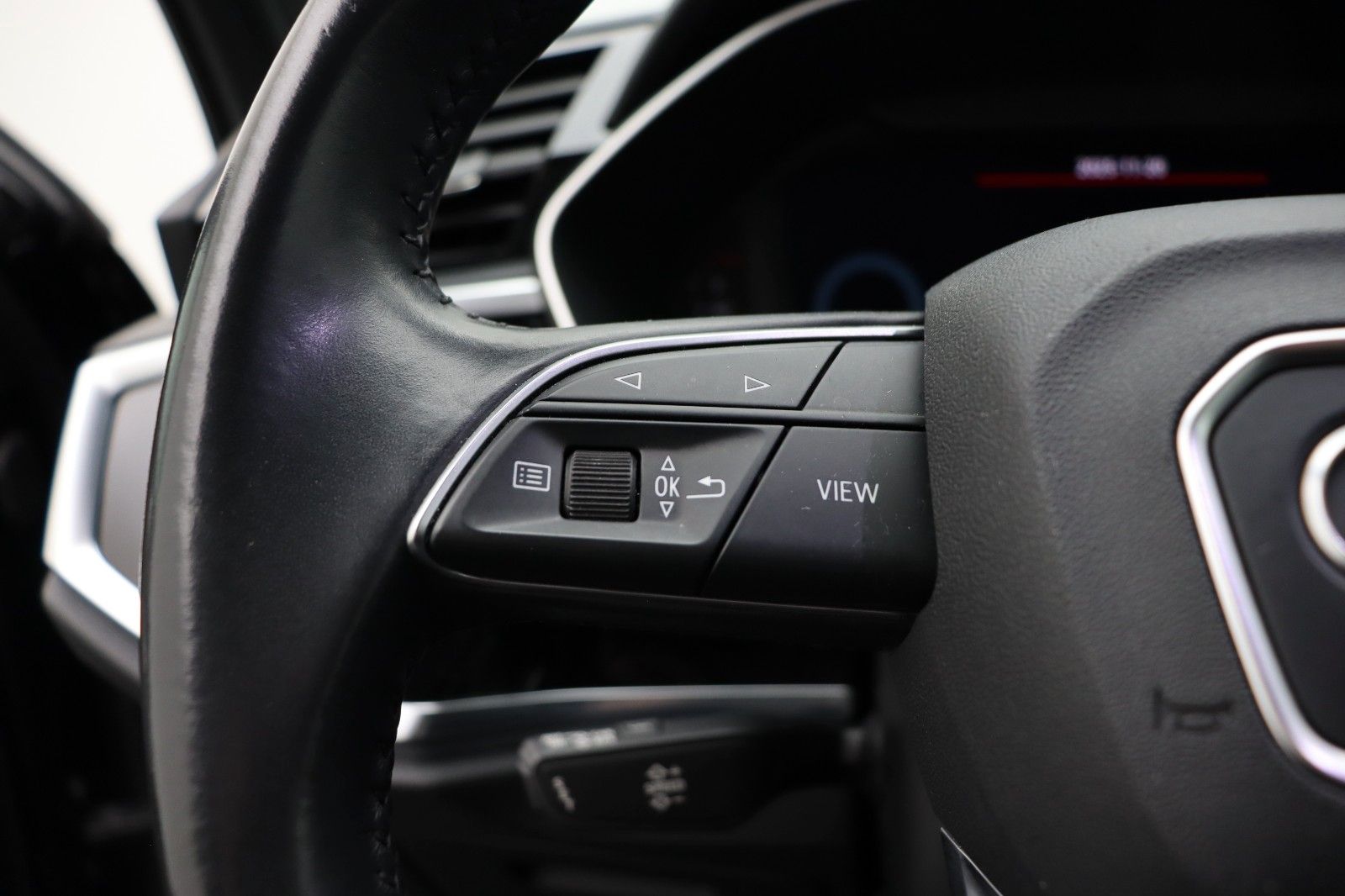 Fahrzeugabbildung Audi Q3 35 TFSI advanced