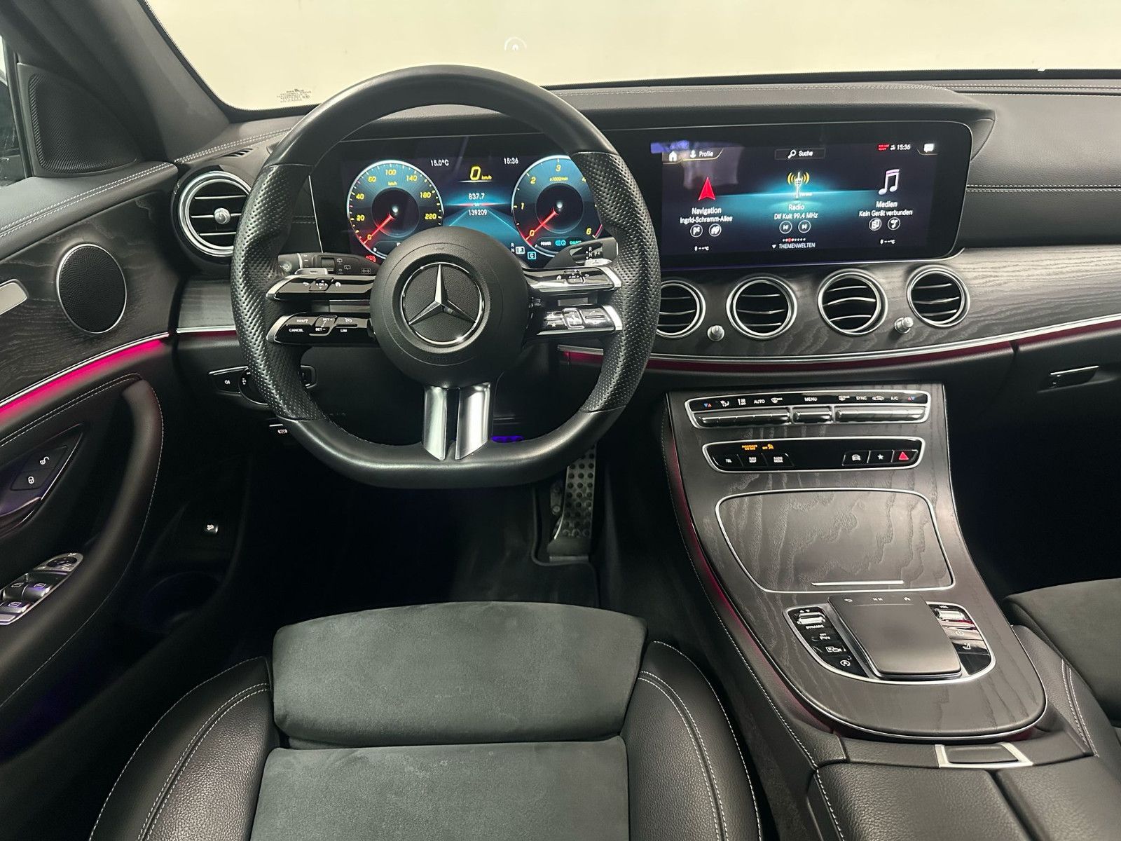 Fahrzeugabbildung Mercedes-Benz E 300 d 4MATIC T Autom. AMG-LINE*NIGHT*360*HUD*