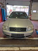 Audi A6 2,4 V6 - Audi A6 aus 2002 mit Benzin-Antrieb: Kombi