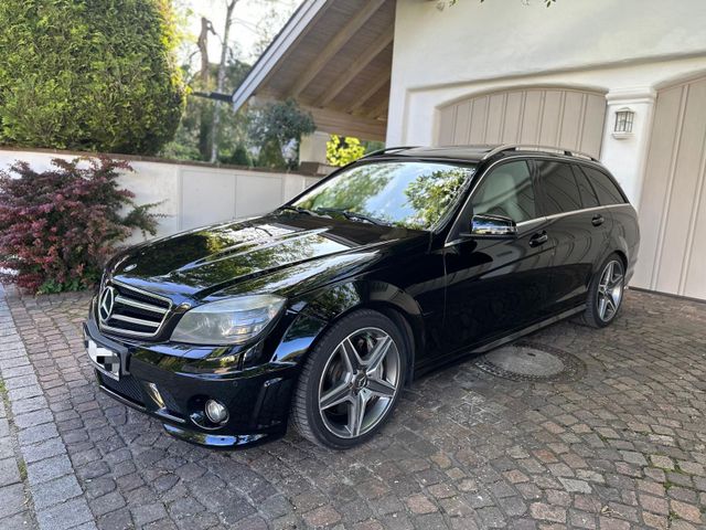 Mercedes-Benz C 63 AMG Designo S-Dach Navi Bi-Xenon DE-Fhzg