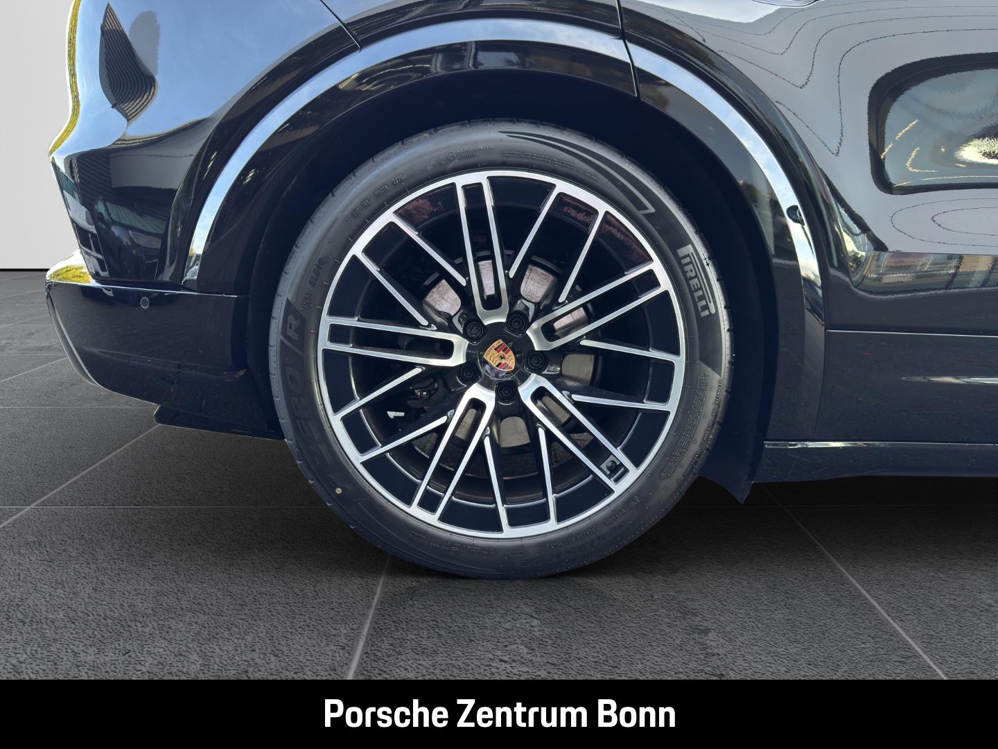 Porsche Cayenne Coupe Electric HA-Lenkung Head-Up BOSE