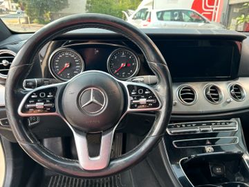 Mercedes E 200 - 12