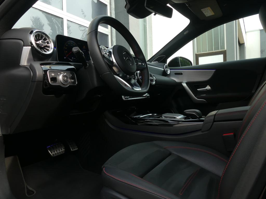 Mercedes-Benz A 35 AMG