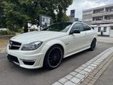 Mercedes-Benz C 63 AMG Coupe*Perfor.Package*Keyless*Pano - Mercedes-Benz: AMG Package