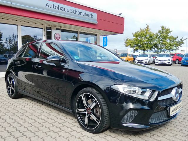 MERCEDES-BENZ A -Klasse A 180 d Navi SHZ ParklenkASS DCT