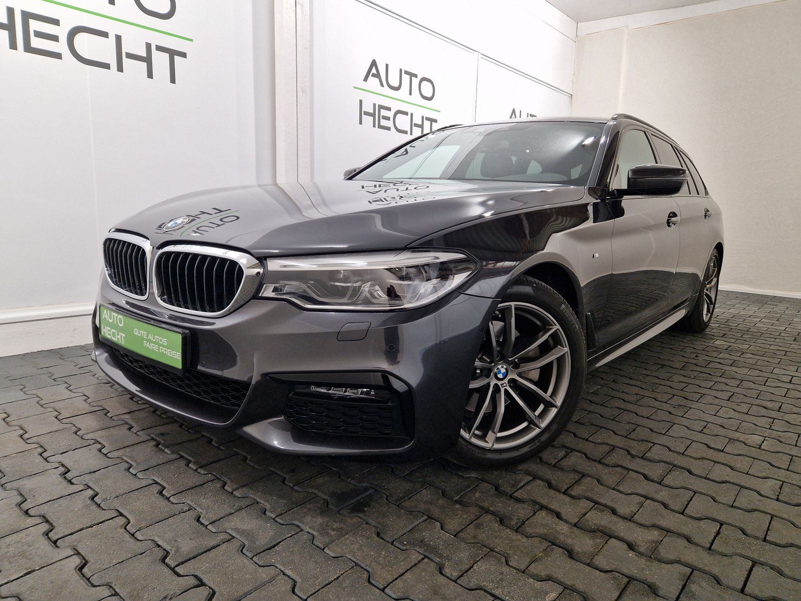 BMW 520 d Tour. xDrive M Sportpaket, Panorama, AHK 