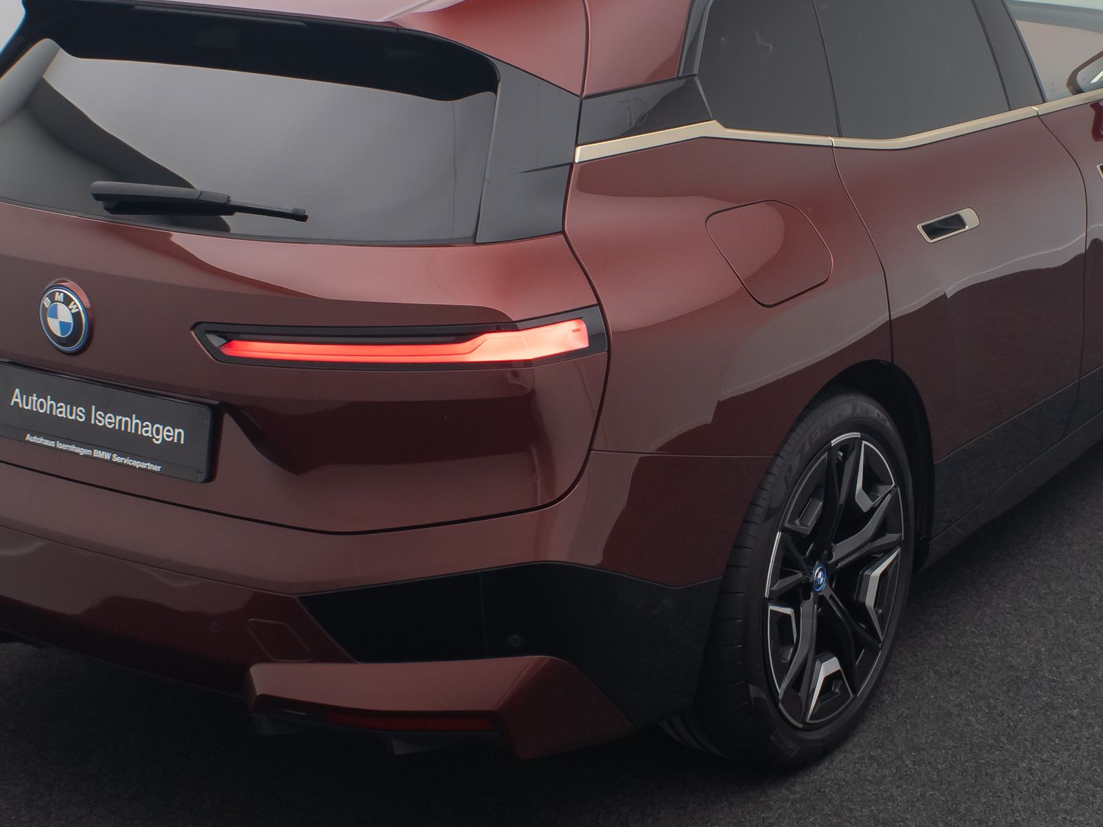Fahrzeugabbildung BMW iX xD50 Sport Panorama Laser 360&deg;H/K SoftCL 22"