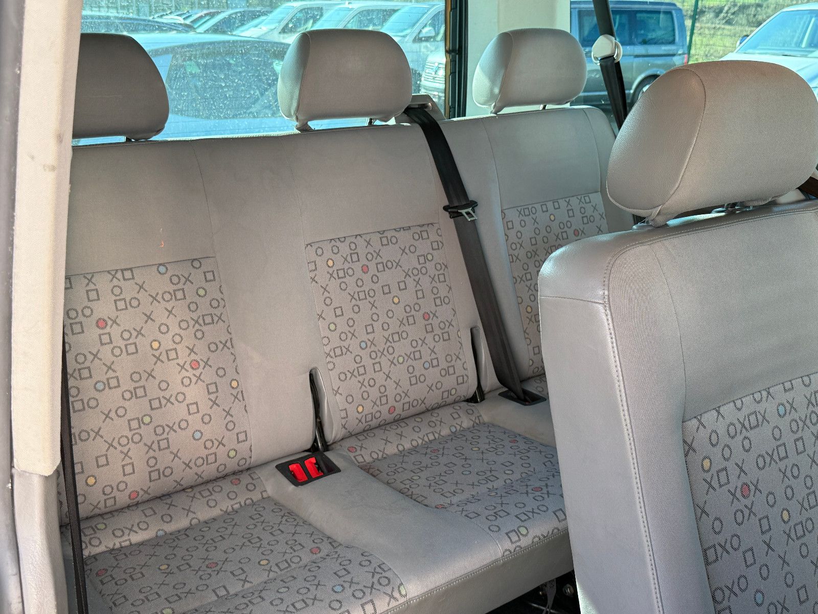 Fahrzeugabbildung Volkswagen T5 Caravelle Trendline 1.9 Tdi 9-Sitzer Klima