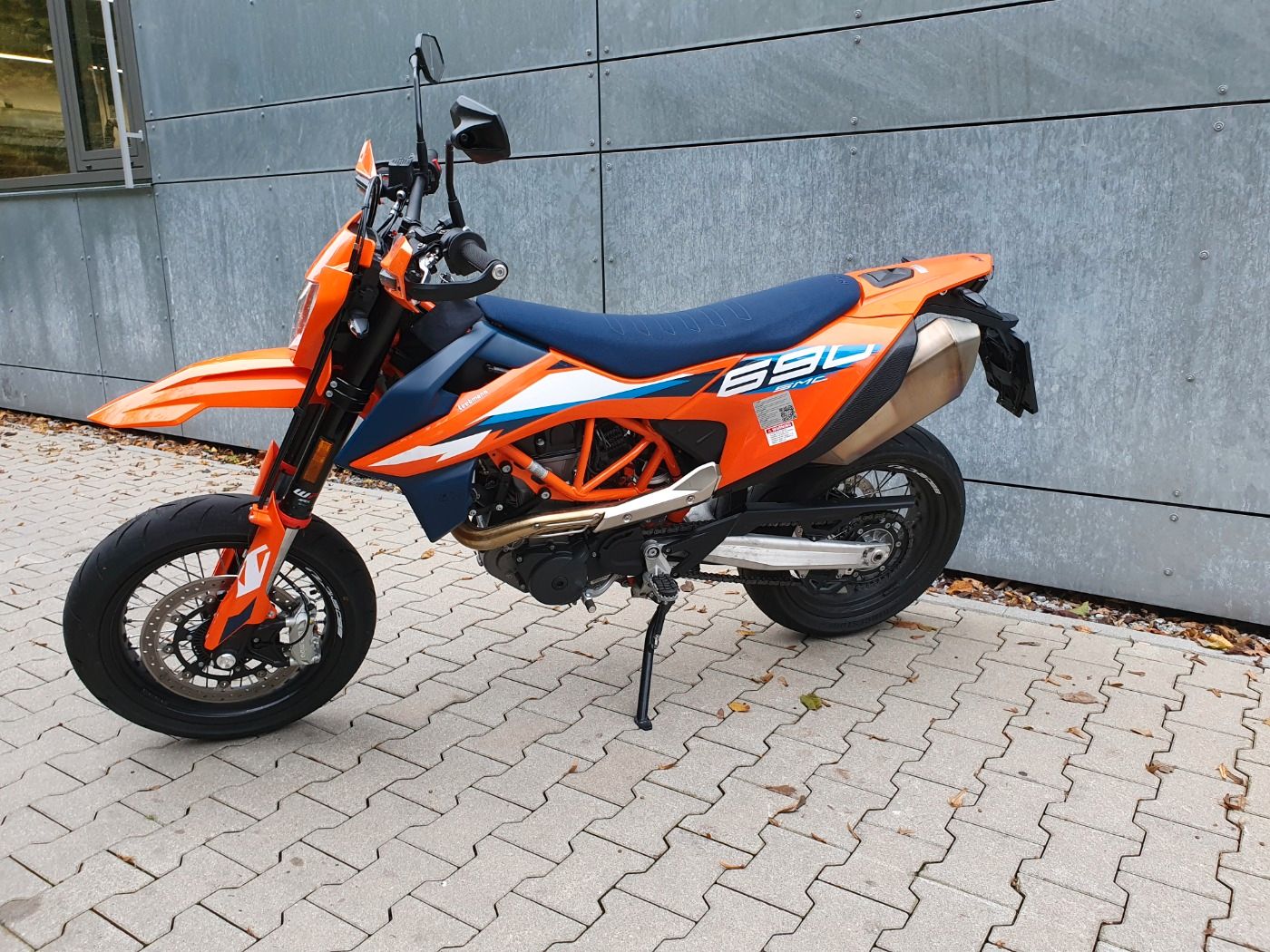 Fahrzeugabbildung KTM 690 SMC-R 2024