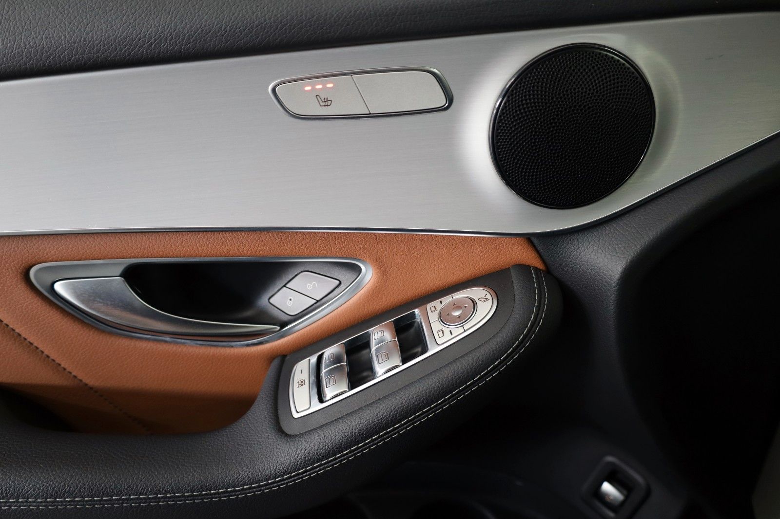 Fahrzeugabbildung Mercedes-Benz GLC 200d Coupé AMG Line Leder,Navi,LED,Night Pak