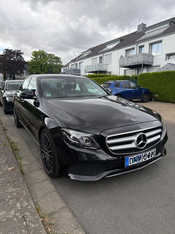 Image of Mercedes-Benz E 220