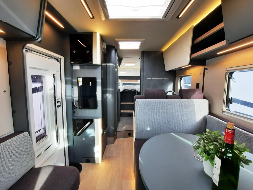 Fahrzeugabbildung Laika Kosmo L 409 Verfüg./Sparen Sie 16.592,- €