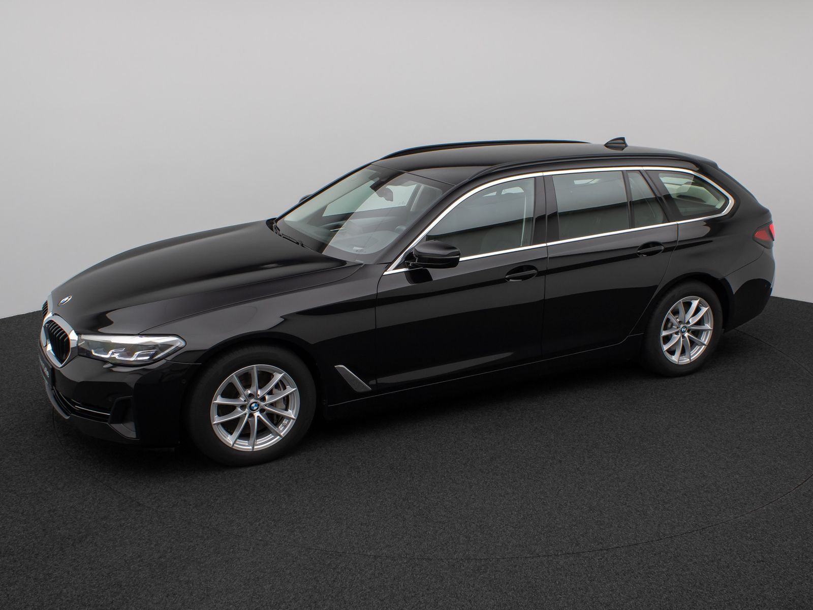 Fahrzeugabbildung BMW 530d xD Kamera HUD 4xKlima Komfort Alarm Sport