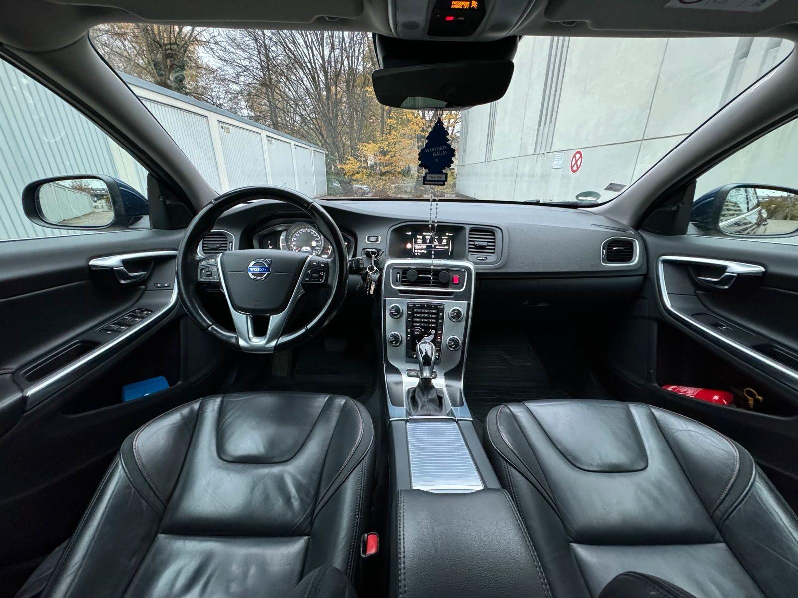 Volvo V60 2015 — photo 9