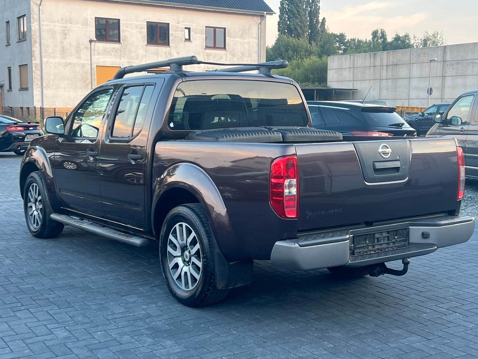NISSAN NAVARA 2.5 DCI 190 CH 4X4 DOUBLE CAB LE BVA – GPS – SIÈGES CHAUFFANTS – CAMÉRA – ATTELAGE