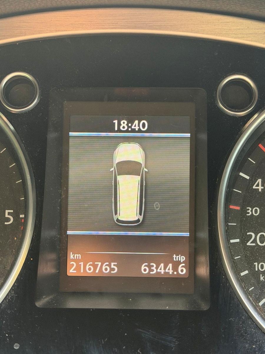Volkswagen Passat 2011 — photo 10