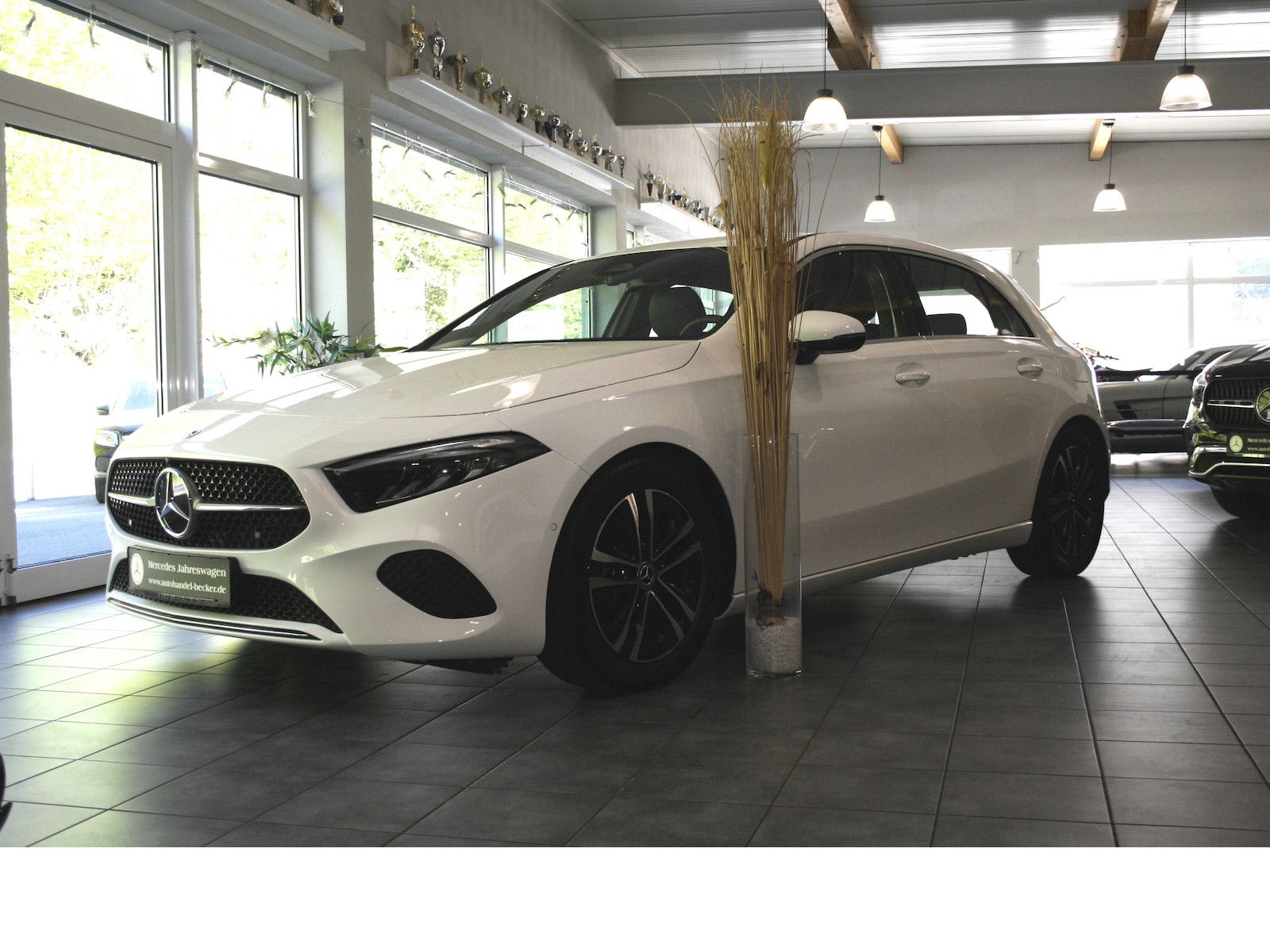 Fahrzeugabbildung Mercedes-Benz A 200 d Progr.Advanced*AHK*DISTRONIC*Winterpaket