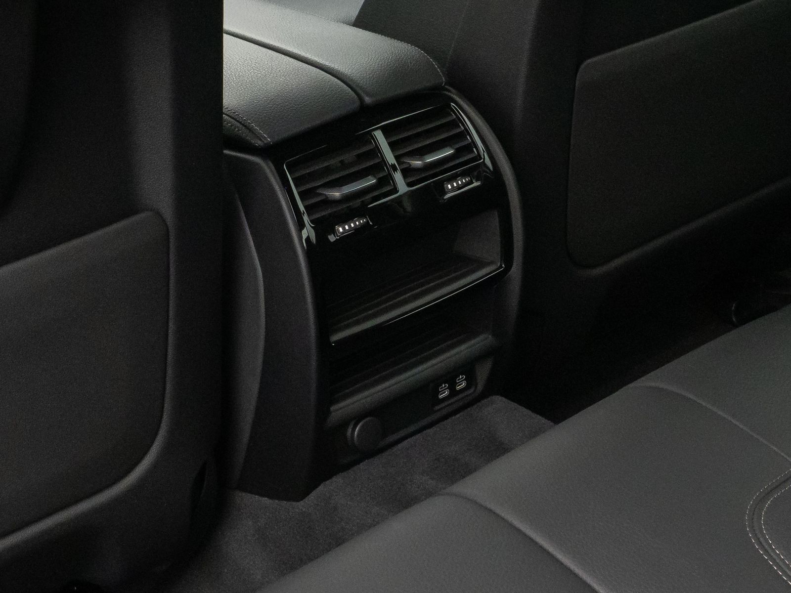 Fahrzeugabbildung BMW 540d  xD M Sport Kamera HUD DAB H/K Alarm 20Zoll