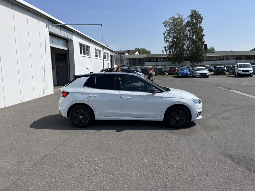 Skoda Fabia 2022 г. Белый, пробег 26995 км