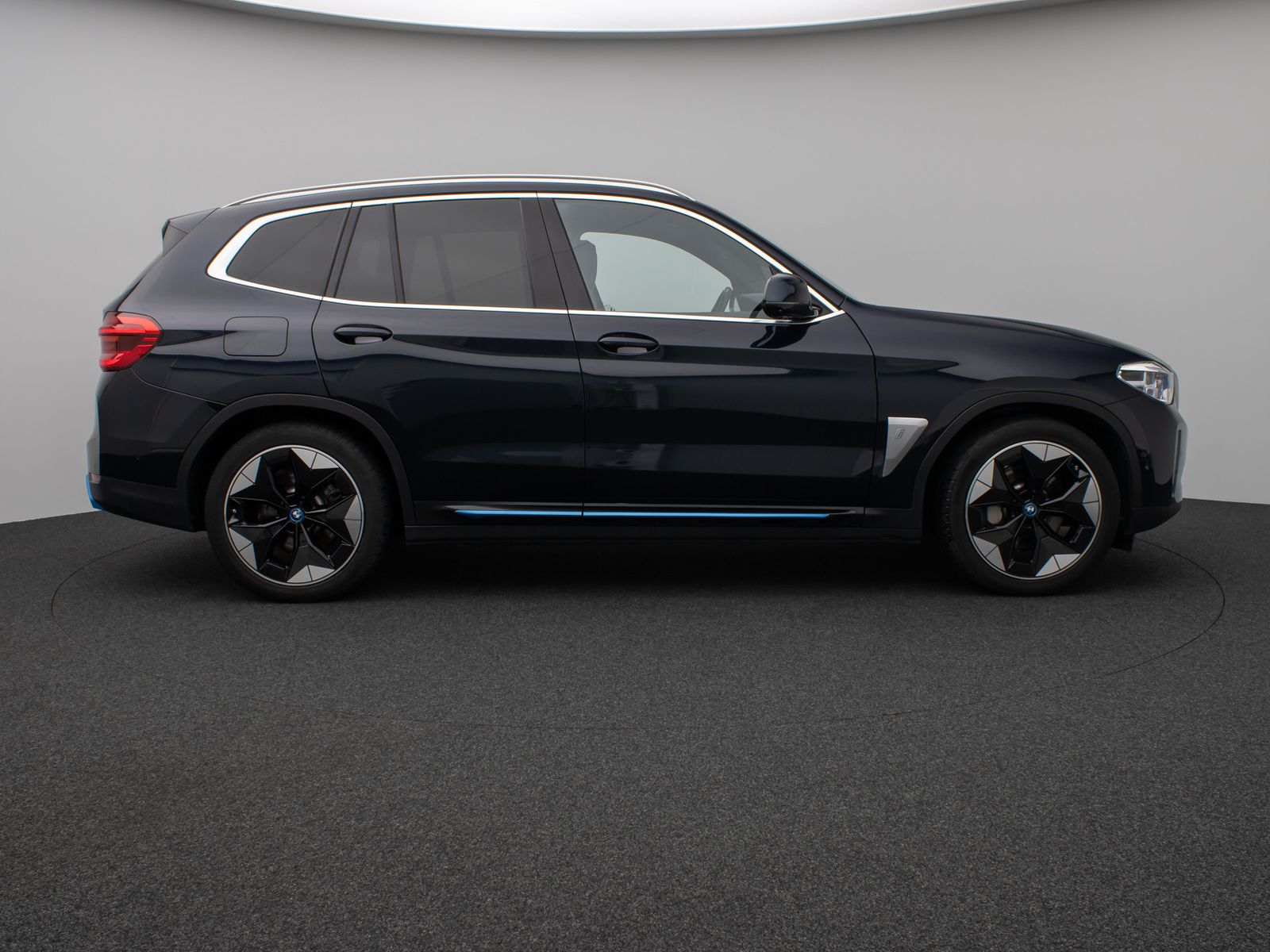 Fahrzeugabbildung BMW iX3 Impressive Panorama 360°HUD DAB H/K Komfort