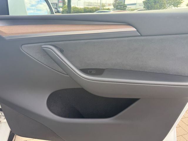 Tesla Model Y Performance Dual AWD