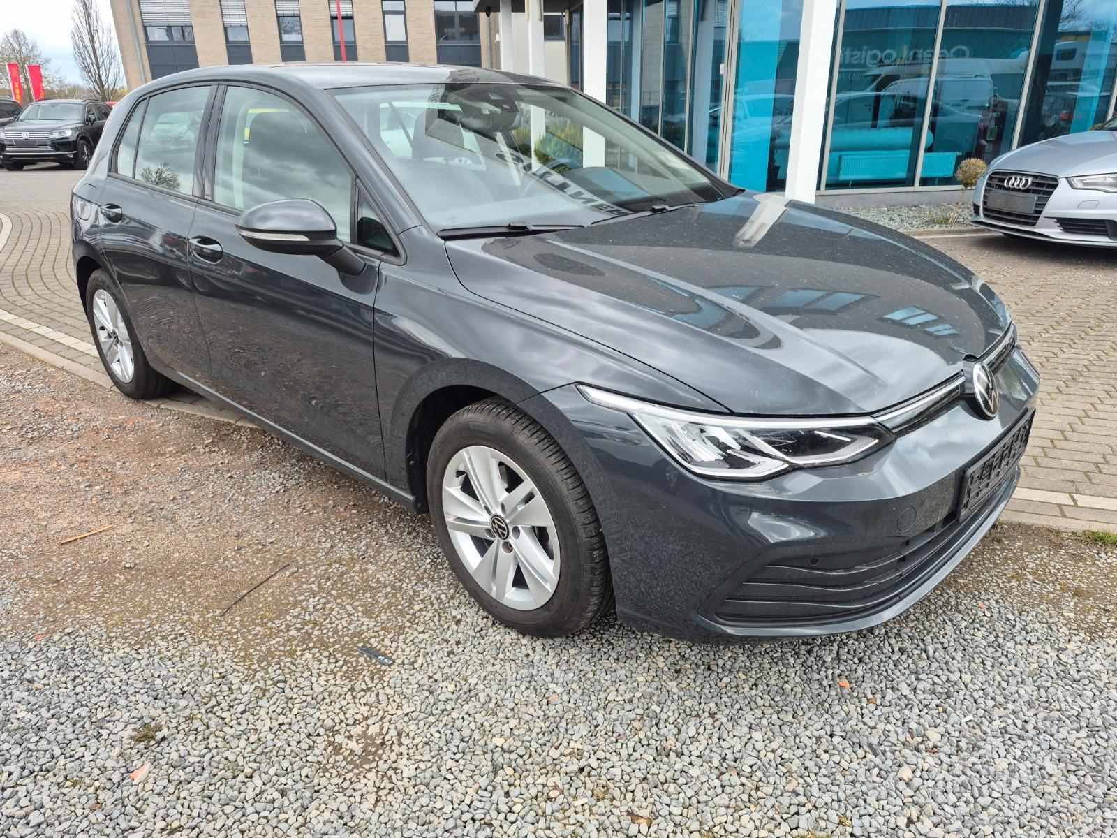 Volkswagen Golf VIII Lim. Life 2.0 TDI Navi