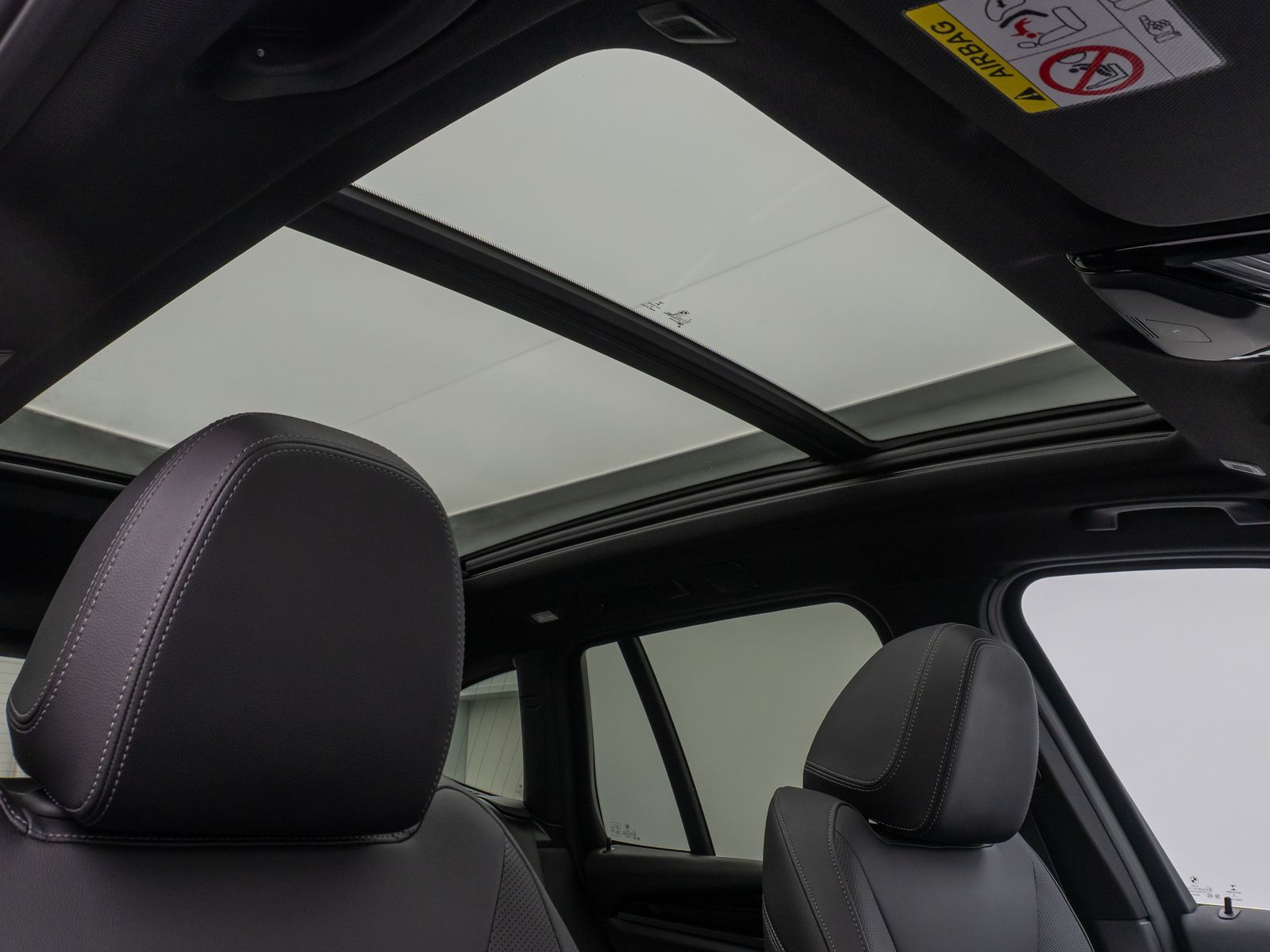 Fahrzeugabbildung BMW X3 xD30i Panorama Kamera DAB HiFi Sport 19Zoll