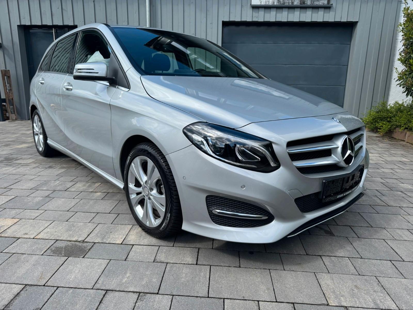 Mercedes-Benz B 180 Automatik Navi AHK PDC Tempomat LED