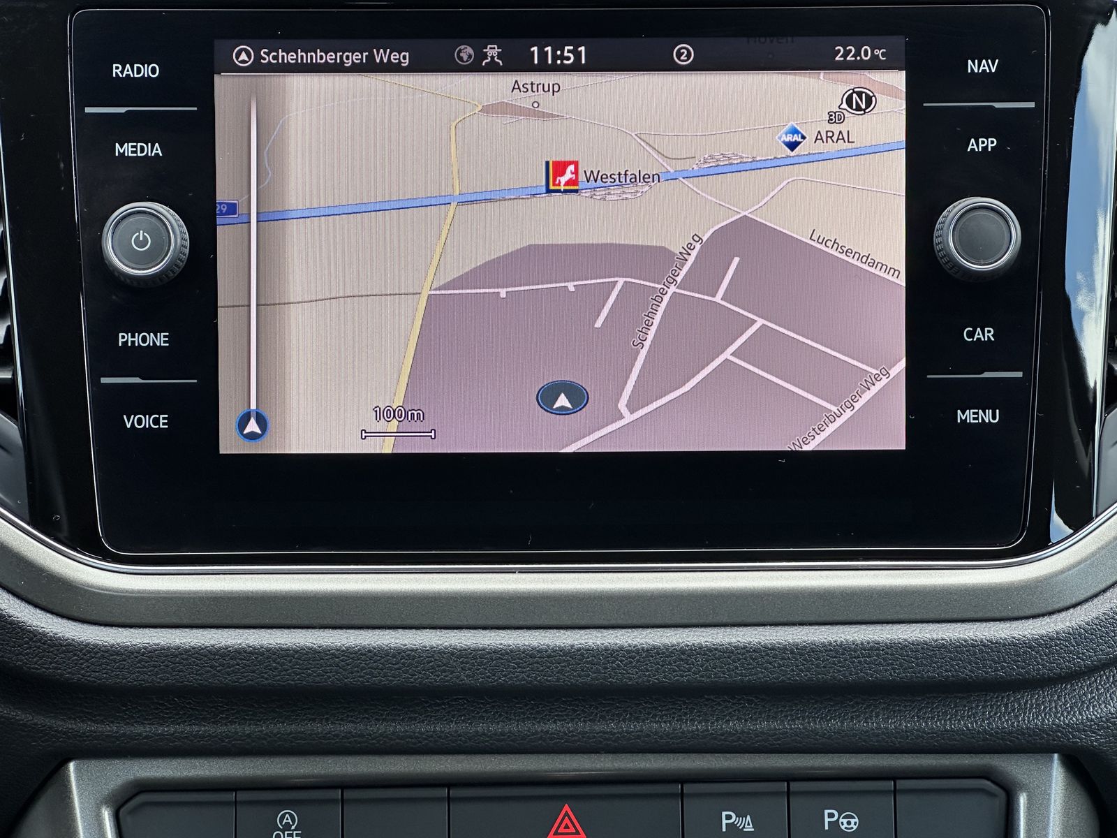 Fahrzeugabbildung Volkswagen T-Roc 2.0 TDI DSG Style NAV+ACC+AHK+TOTW+PARKASS