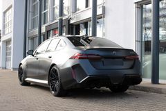 BMW M5/ BOWERS&WILKINS/ LED/ FROZEN BLACK/ M DRIVE BMW M5/ BOWERS&WILKINS/ LED/ FROZEN BLACK/ M DRIVE