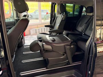 Mercedes V 220 - 11