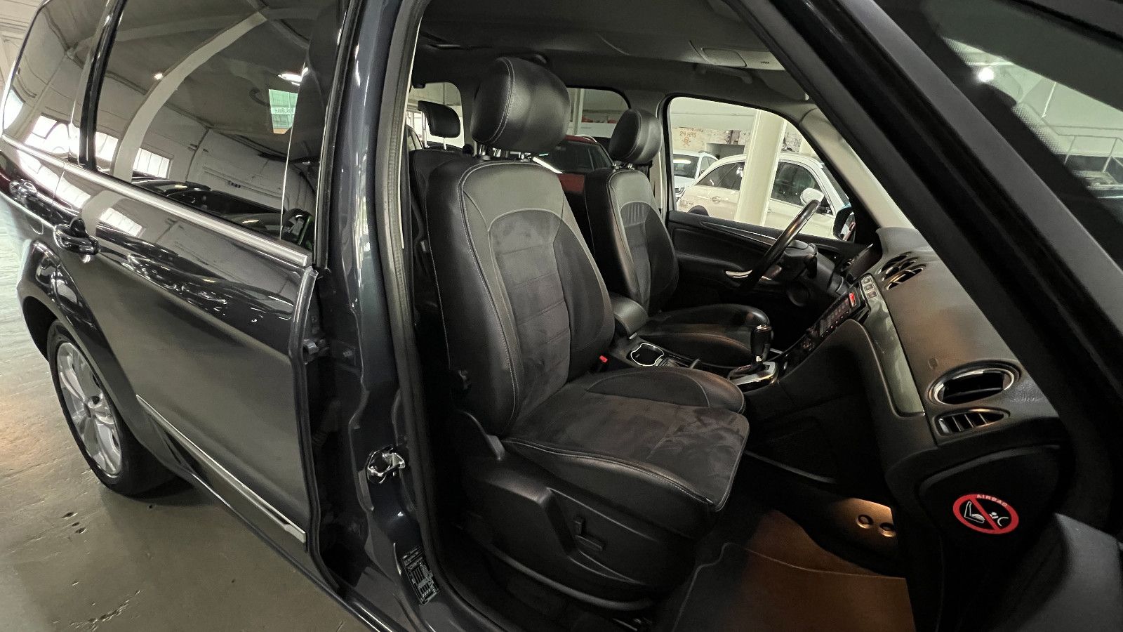 Fahrzeugabbildung Ford Galaxy 7-SITZER AUT. TITANIUM SPORT PANO MEMORY