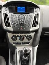 Ford Focus Silber Fahrbereit 2011 Manuell ... - Ford Focus aus 2011: Focus2011