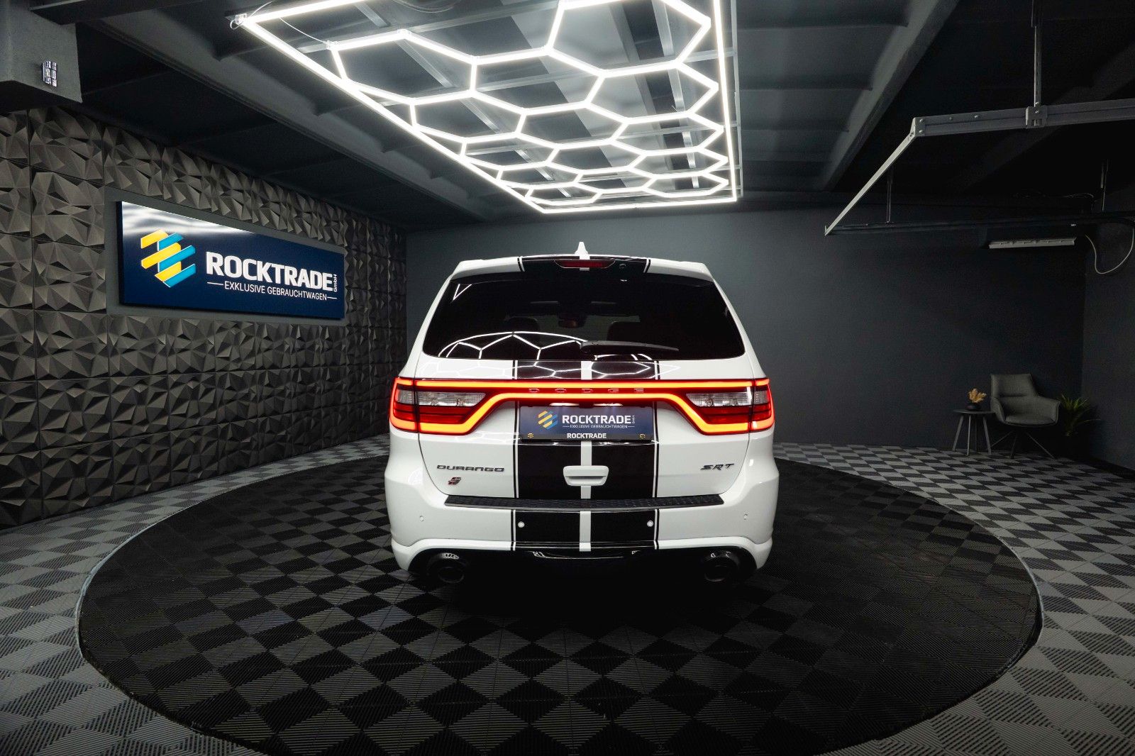 Fahrzeugabbildung Dodge Durango 6.4 V8 SRT Performance 4x4 Night-Paket