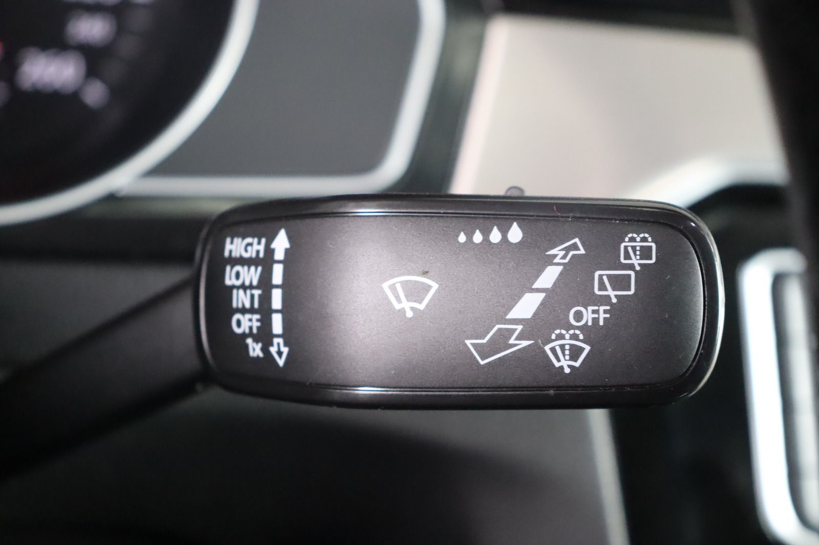 Fahrzeugabbildung Volkswagen Passat 4MOTION * Navi * LED * Massage
