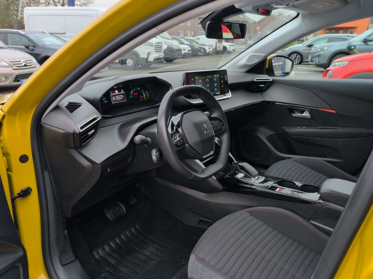 Fahrzeugabbildung Peugeot 208 Active Pack Elektromotor     136  CarPlay