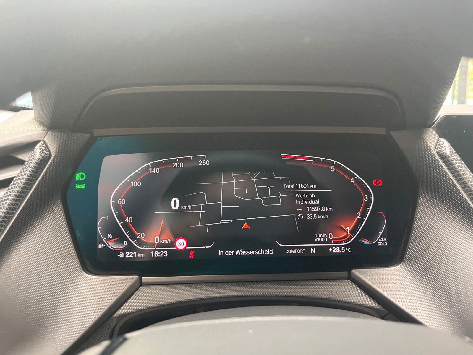 Fahrzeugabbildung BMW 118 i Advantage