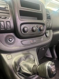 Renault Trafic - 10