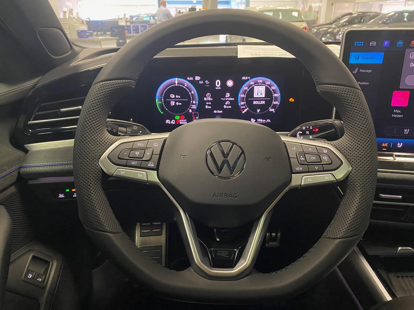 Fahrzeugabbildung Volkswagen Passat Variant 1.5 TSI eHybrid DCC R-Line