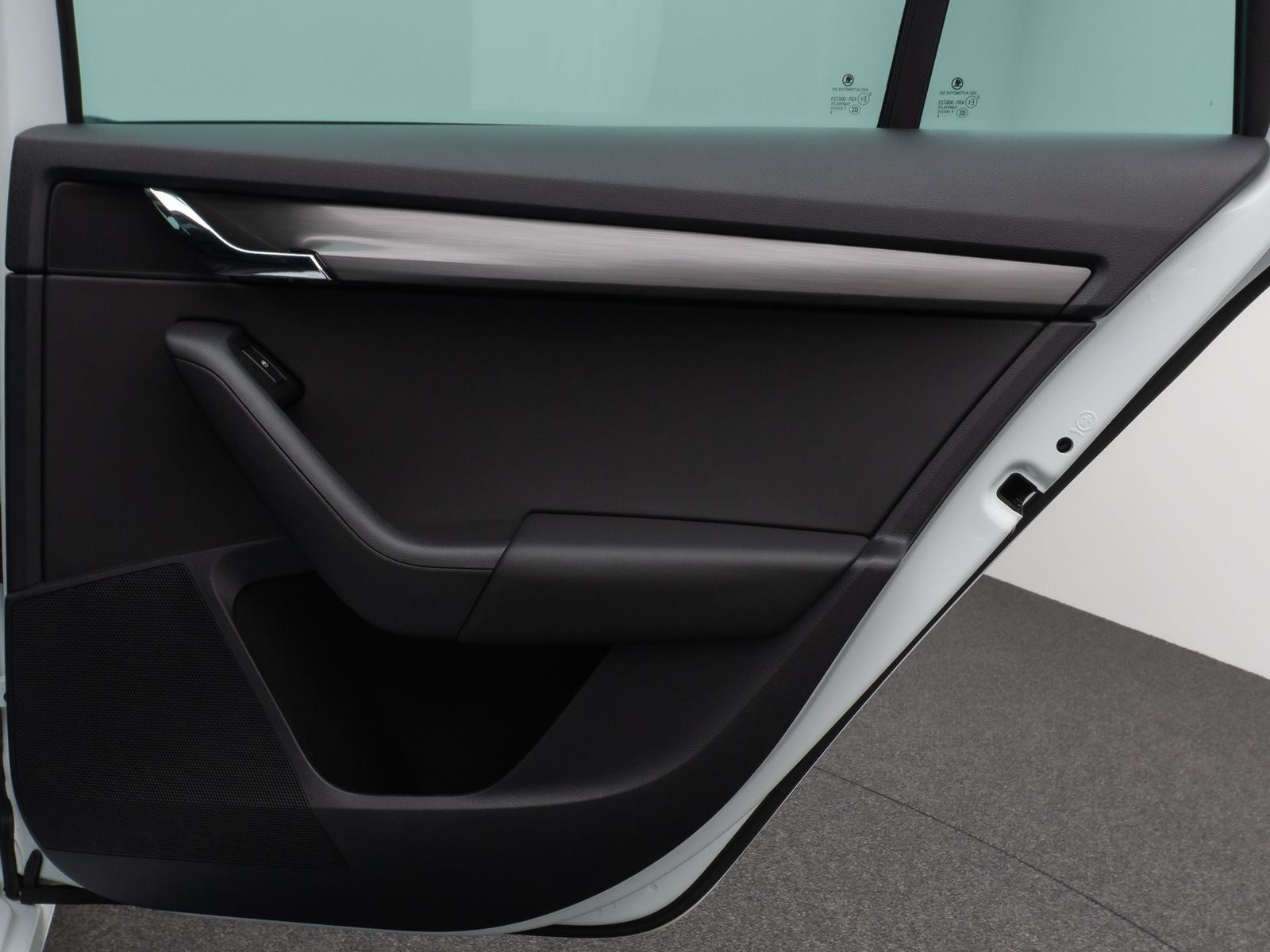 Fahrzeugabbildung SKODA Octavia Combi Clever 4x4 Aut. Panorama AHK 8Fach