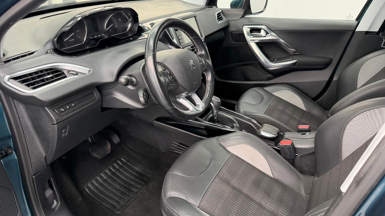 Peugeot 2008 Allure mega Ausstattung & gepflegt