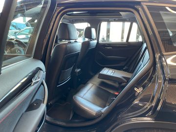 BMW X1 18 d xDrive *PANO*NAVI*PDC*AHK*TEMPOMAT*SHZ*