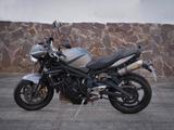 Triumph Street Triple R tiefergelegt - Triumph Street Triple S