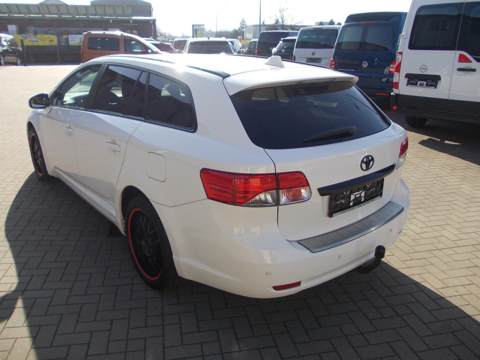 Toyota Avensis Kombi Edition Klimaaut. Alu WR AHK