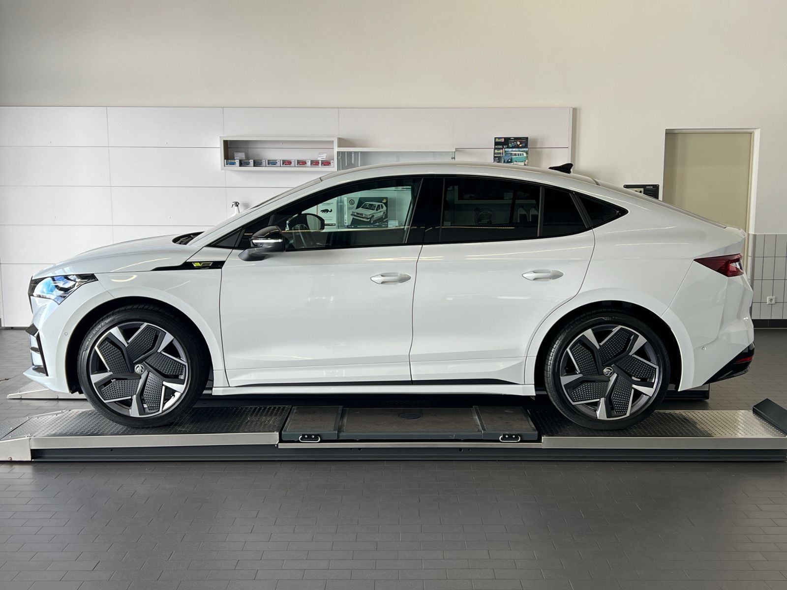 Fahrzeugabbildung SKODA Enyaq iV Coupé RS Lounge *Vorb. AHK,Panorama,LED